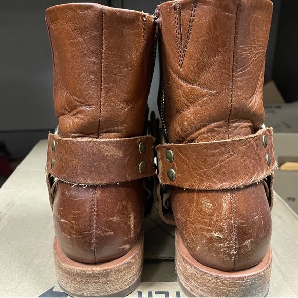 FRYE Veronica Harness - Picture 2 of 7